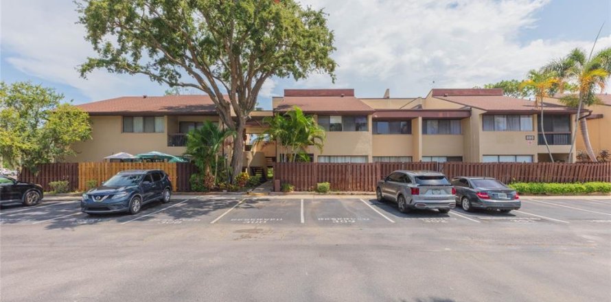 Condo in Saint Petersburg, Florida, 2 bedrooms  № 2207755