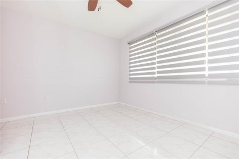 Condo in Saint Petersburg, Florida, 2 bedrooms  № 2207755 - photo 28