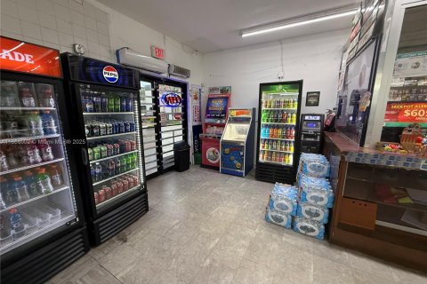 Купить коммерческую недвижимость в Холливуд, Флорида № 1979242 - фото 8