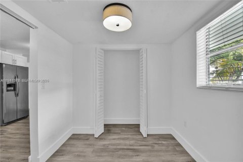 Condo in Miami, Florida, 2 bedrooms  № 1998894 - photo 21