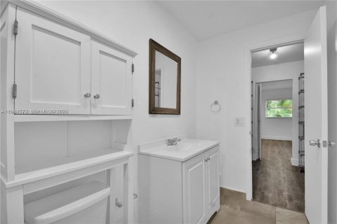 Condo in Miami, Florida, 2 bedrooms  № 1998894 - photo 16