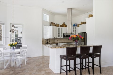 House in Southwest Ranches, Florida 4 bedrooms, 432.09 sq.m. № 1986455 - photo 22