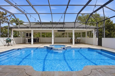 House in Southwest Ranches, Florida 4 bedrooms, 432.09 sq.m. № 1986455 - photo 7