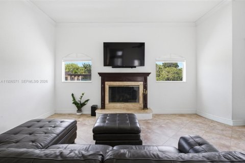 House in Southwest Ranches, Florida 4 bedrooms, 432.09 sq.m. № 1986455 - photo 25