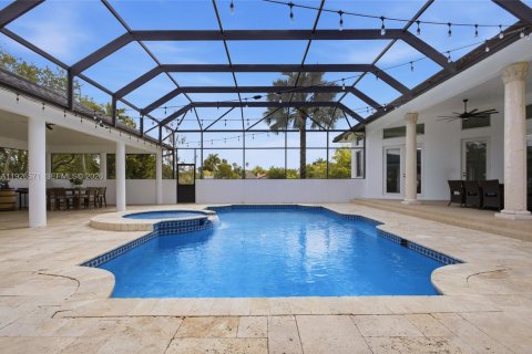 House in Southwest Ranches, Florida 4 bedrooms, 432.09 sq.m. № 1986455 - photo 9