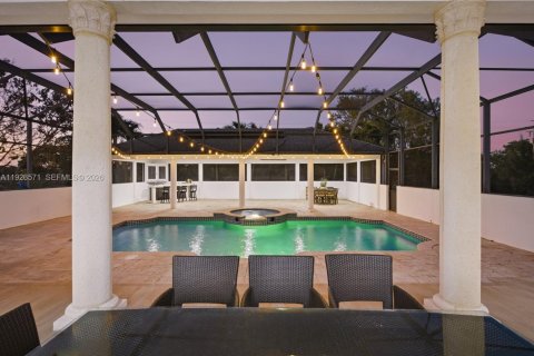 House in Southwest Ranches, Florida 4 bedrooms, 432.09 sq.m. № 1986455 - photo 6