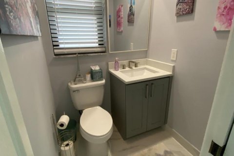 House in Coral Springs, Florida 4 bedrooms, 270.44 sq.m. № 2417976 - photo 28