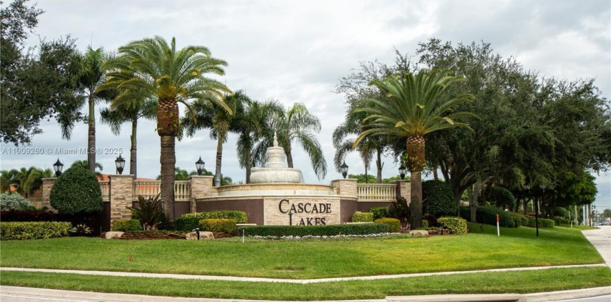 House in Boynton Beach, Florida 2 bedrooms, 149.76 sq.m. № 1967117