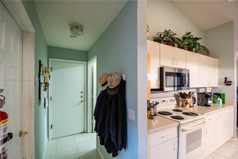 House in Boynton Beach, Florida 2 bedrooms, 149.76 sq.m. № 1967117 - photo 16