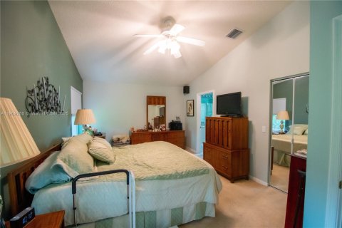 House in Boynton Beach, Florida 2 bedrooms, 149.76 sq.m. № 1967117 - photo 7