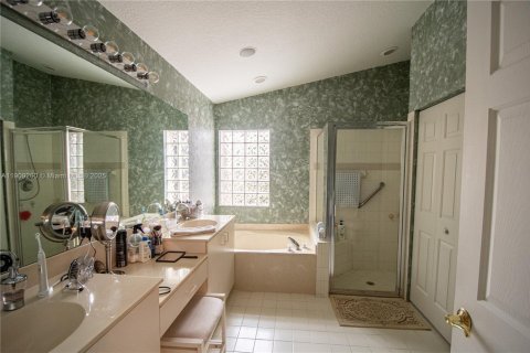House in Boynton Beach, Florida 2 bedrooms, 149.76 sq.m. № 1967117 - photo 10