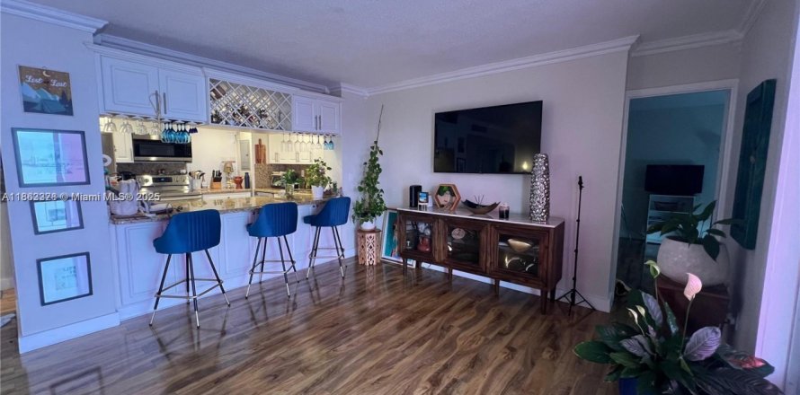 Condo à Miami, Floride, 2 chambres  № 1891167