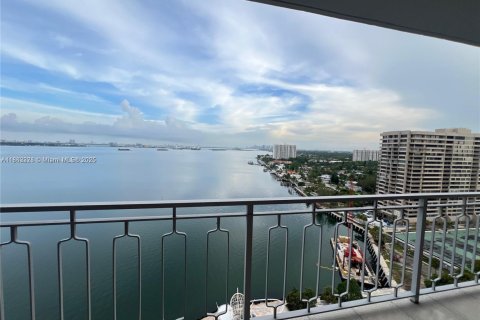 Copropriété à louer à Miami, Floride: 2 chambres, 127.93 m2 № 1891167 - photo 3