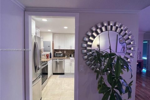 Copropriété à louer à Miami, Floride: 2 chambres, 127.93 m2 № 1891167 - photo 9