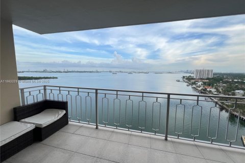 Copropriété à louer à Miami, Floride: 2 chambres, 127.93 m2 № 1891167 - photo 2