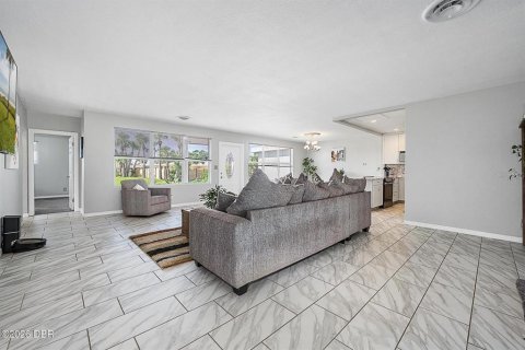 Casa en venta en Ormond Beach, Florida, 4 dormitorios, 187.66 m2 № 2381122 - foto 18