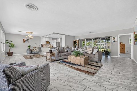 Casa en venta en Ormond Beach, Florida, 4 dormitorios, 187.66 m2 № 2381122 - foto 22