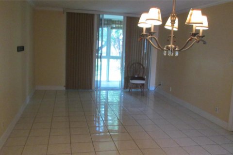 Copropriété à vendre à Lauderdale Lakes, Floride: 2 chambres, 97.55 m2 № 2084583 - photo 8