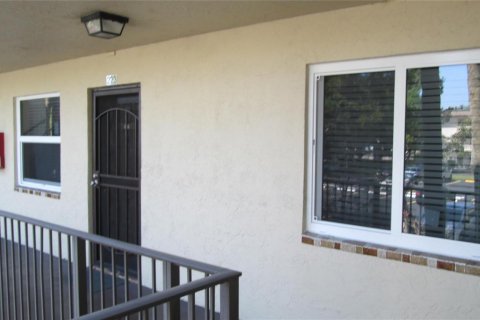 Condo à Lauderdale Lakes, Floride, 2 chambres  № 2084583