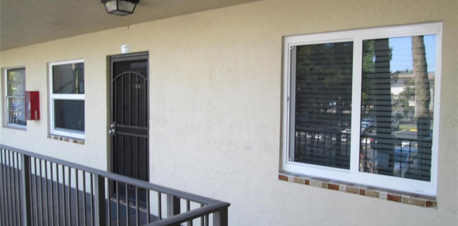 Condo à Lauderdale Lakes, Floride, 2 chambres  № 2084583