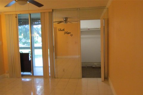 Copropriété à vendre à Lauderdale Lakes, Floride: 2 chambres, 97.55 m2 № 2084583 - photo 9