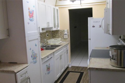 Copropriété à vendre à Lauderdale Lakes, Floride: 2 chambres, 97.55 m2 № 2084583 - photo 4