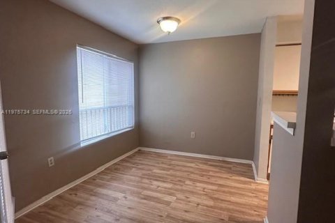 Condo in Oakland Park, Florida, 1 bedroom  № 2038340 - photo 6