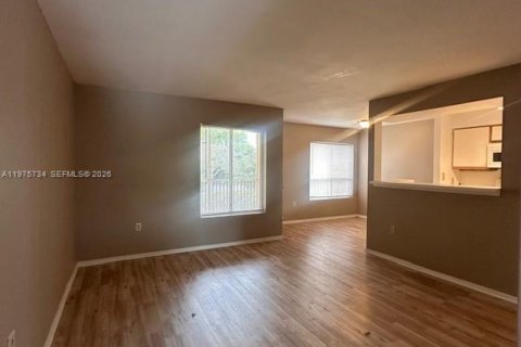 Condo in Oakland Park, Florida, 1 bedroom  № 2038340 - photo 2