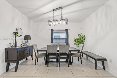 Villa ou maison à vendre à Homestead, Floride: 4 chambres, 201.78 m2 № 1943505 - photo 7