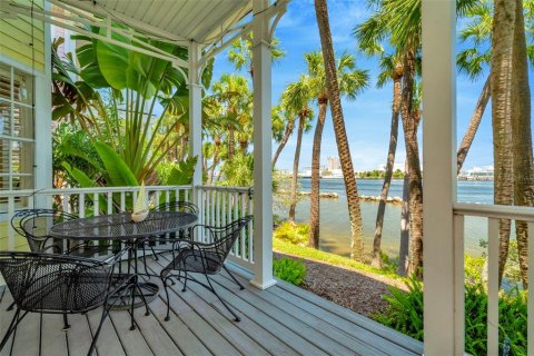 Townhouse in Tampa, Florida 3 bedrooms, 235.69 sq.m. № 1747002 - photo 26