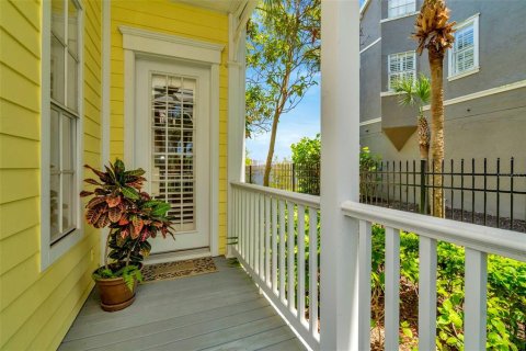 Townhouse in Tampa, Florida 3 bedrooms, 235.69 sq.m. № 1747002 - photo 9