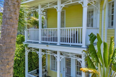 Townhouse in Tampa, Florida 3 bedrooms, 235.69 sq.m. № 1747002 - photo 4