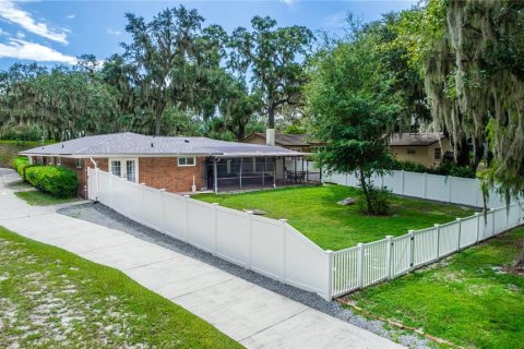 House in Orlando, Florida 3 bedrooms, 227.24 sq.m. № 1542624 - photo 4