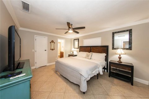 House in Orlando, Florida 3 bedrooms, 227.24 sq.m. № 1542624 - photo 14