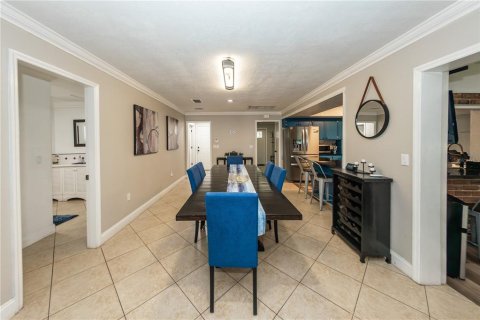 House in Orlando, Florida 3 bedrooms, 227.24 sq.m. № 1542624 - photo 12