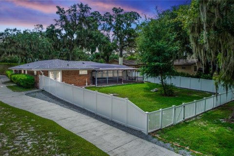House in Orlando, Florida 3 bedrooms, 227.24 sq.m. № 1542624 - photo 2