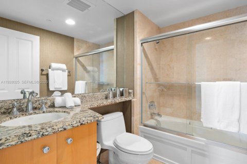 Снять в аренду кондоминиум в Санни-Айлс-Бич, Флорида 3 спальни, 188.68м2, № 1988183 - фото 23