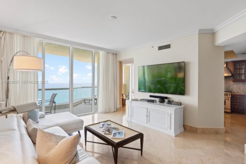 Снять в аренду кондоминиум в Санни-Айлс-Бич, Флорида 3 спальни, 188.68м2, № 1988183 - фото 8