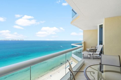 Снять в аренду кондоминиум в Санни-Айлс-Бич, Флорида 3 спальни, 188.68м2, № 1988183 - фото 27