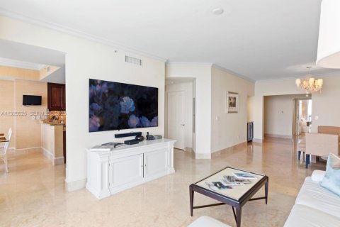 Снять в аренду кондоминиум в Санни-Айлс-Бич, Флорида 3 спальни, 188.68м2, № 1988183 - фото 3