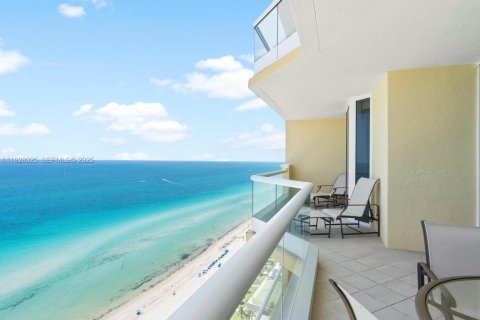 Снять в аренду кондоминиум в Санни-Айлс-Бич, Флорида 3 спальни, 188.68м2, № 1988183 - фото 30