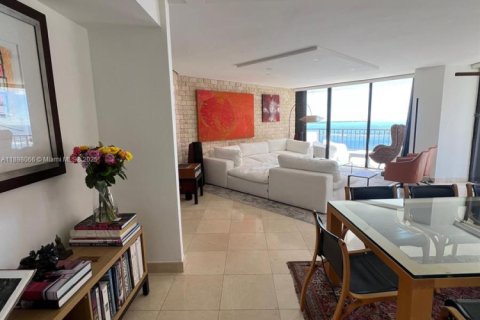 Condo in Miami, Florida, 3 bedrooms  № 1949855 - photo 7