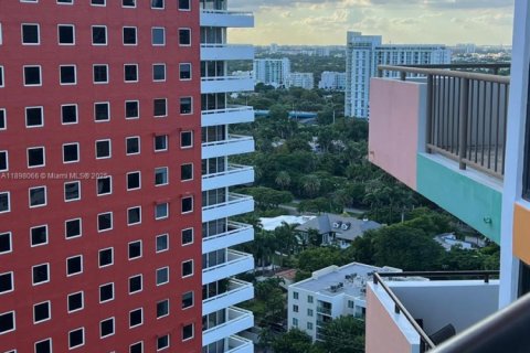Condo in Miami, Florida, 3 bedrooms  № 1949855 - photo 20