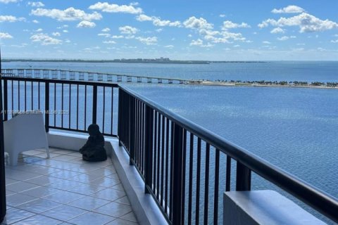 Condo in Miami, Florida, 3 bedrooms  № 1949855 - photo 11