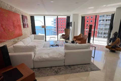 Condo in Miami, Florida, 3 bedrooms  № 1949855 - photo 8