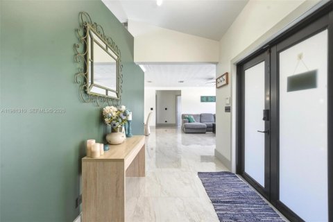 Casa en venta en Miami, Florida, 6 dormitorios, 324.14 m2 № 2050109 - foto 22