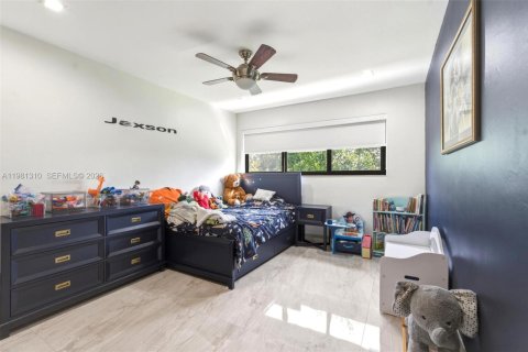 Casa en venta en Miami, Florida, 6 dormitorios, 324.14 m2 № 2050109 - foto 17