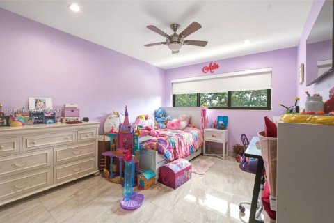 Casa en venta en Miami, Florida, 6 dormitorios, 324.14 m2 № 2050109 - foto 18