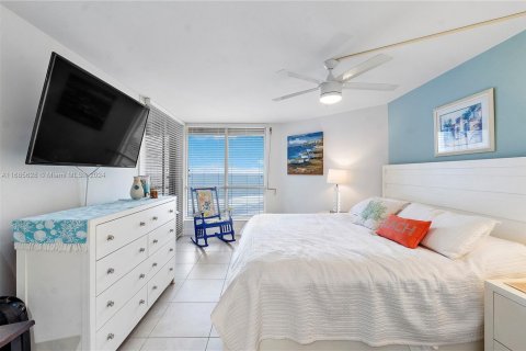Condominio en venta en Miami Beach, Florida, 2 dormitorios, 110.55 m2 № 1754340 - foto 7