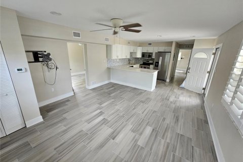 House in Sarasota, Florida 2 bedrooms, 85.1 sq.m. № 1665782 - photo 3
